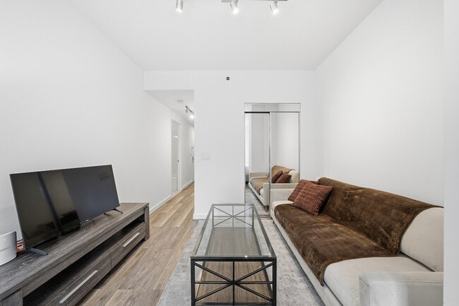 Photo - 7 Sniffen Ct Unit SI ID1467099P