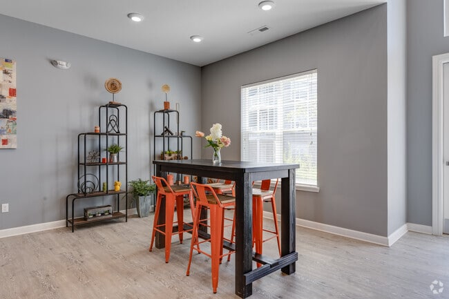 Community Center Lounge - Parkway Flats