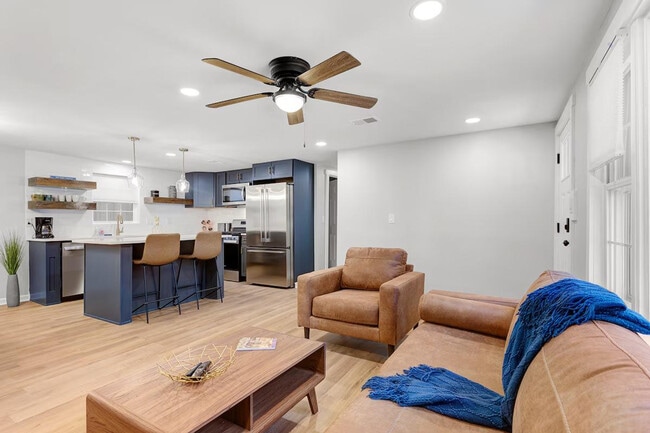 Building Photo - 4737 Aster Dr Unit ID1359010P