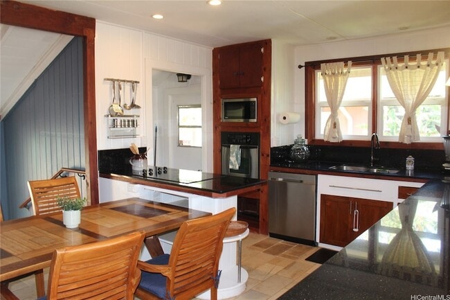 Photo - 66-210 Kamehameha Highway Unit B