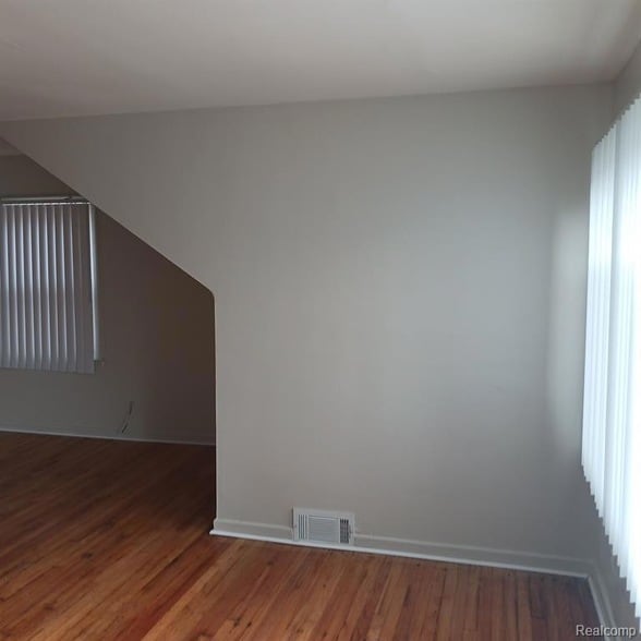 Photo - 18411 Meyers Rd