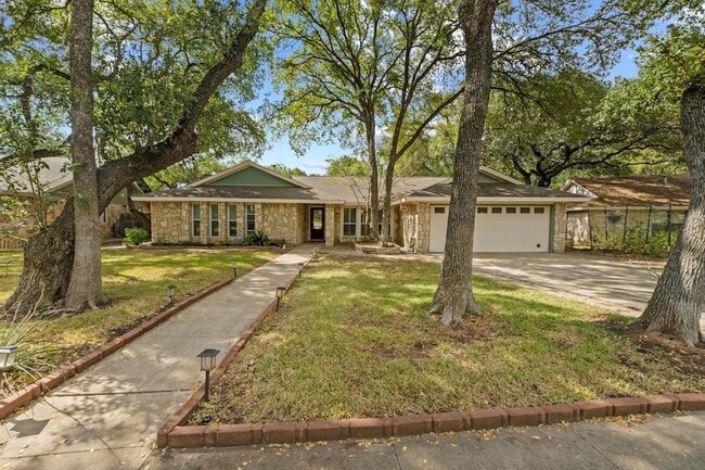 Building Photo - 10305 Caracara Dr