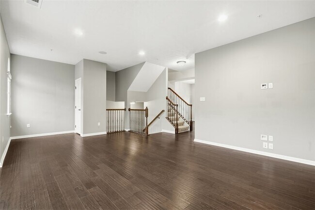 Photo - 1204 Pointe View Dr