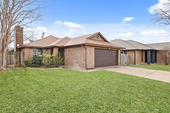 Building Photo - 607 Saunders Dr