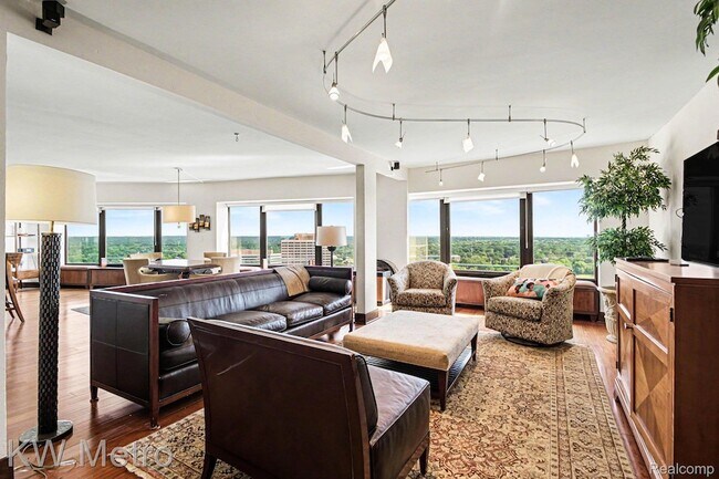 Photo - 5000 Town Center Unit 2906