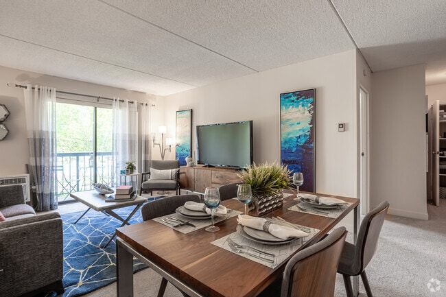 1BR, 1BA - Shrewsbury Commons