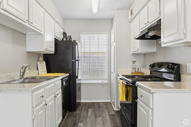 A1 1BR, 1BA - 525SF - Kitchen - Crestbrook Apartments