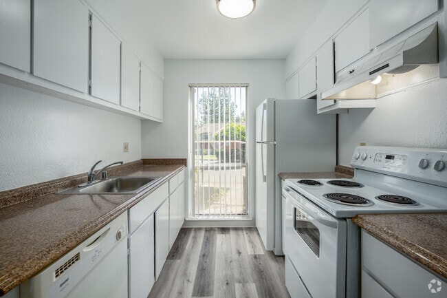 1BR, 1BA - 610SF - Kitchen - Quail Ridge