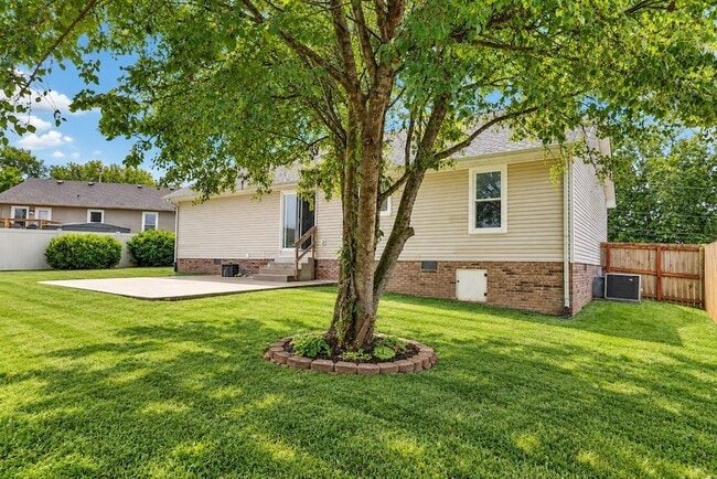 Photo - 203 Parrot Dr
