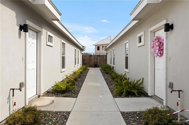 Photo - 904 Kentucky St Unit 2