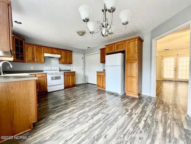 Photo - 104 Sweet Bay Dr