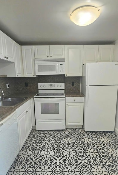 Photo - 1505 Crescent Cir Unit B24
