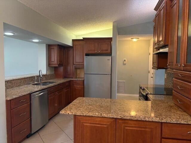 Photo - 400 SW Buxton Ave