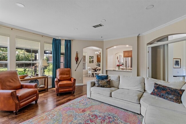 Photo - 2045 Hillcroft Dr