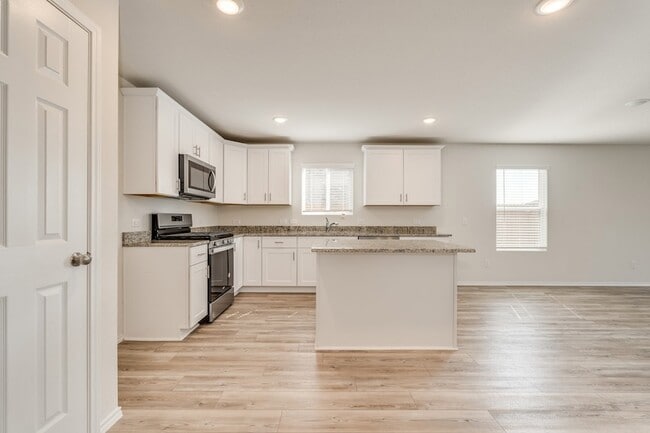 Photo - 1201 Viscount St