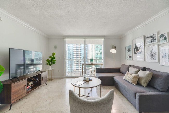 Building Photo - 1200 Brickell Bay Dr Unit FL40-ID1328098P