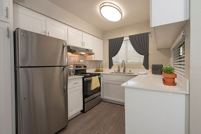 Photo - Waverly Flats