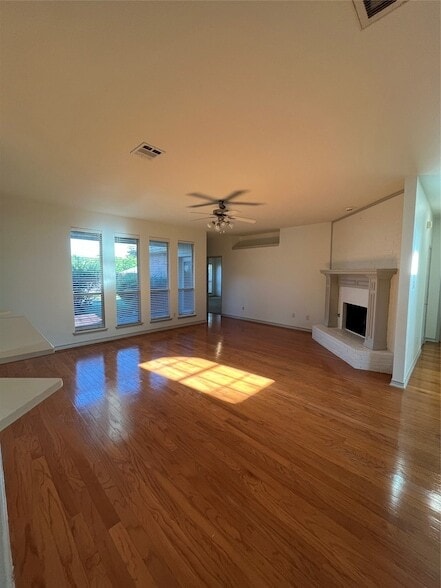 Photo - 1200 Oakley Dr
