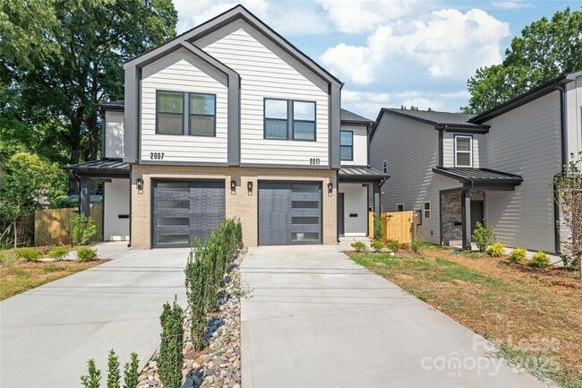 Building Photo - 2011 Wilson Ave