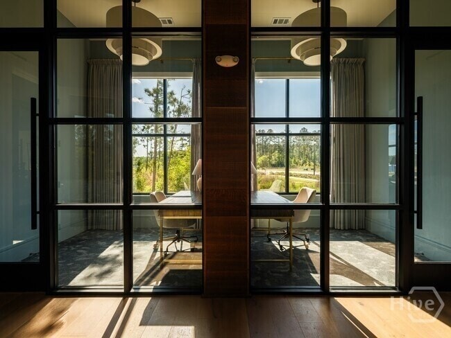 Photo - 154 Heartwood Ave S