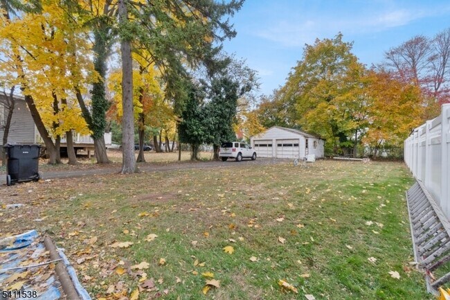 Photo - 427 Benner St