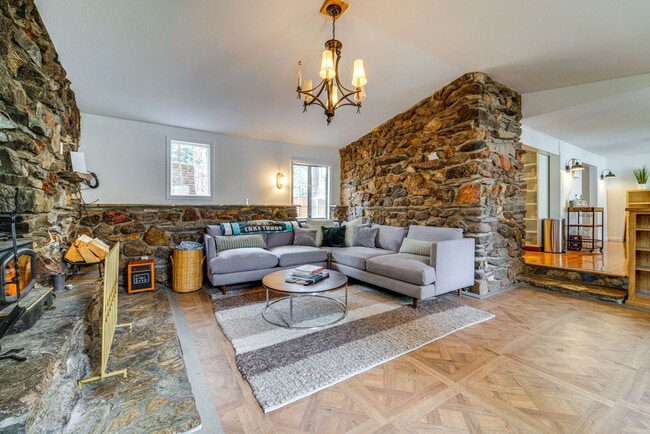 Building Photo - 627 Bear Valley Rd Unit SI ID1546346P