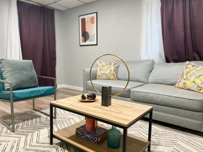 Building Photo - 904 Main St Unit A