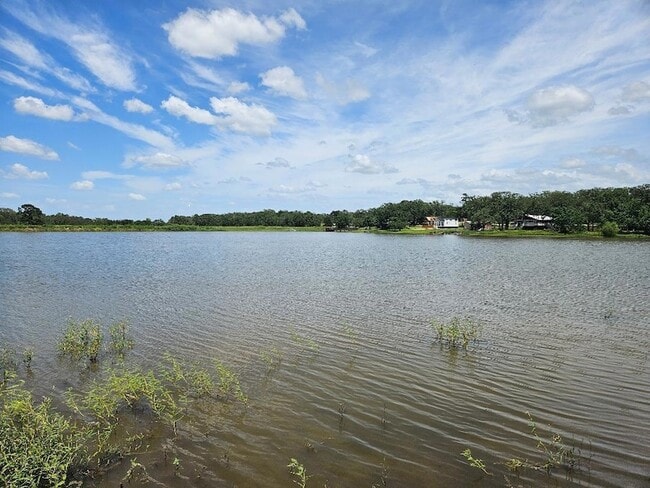 Building Photo - 127 Iroquois Dr