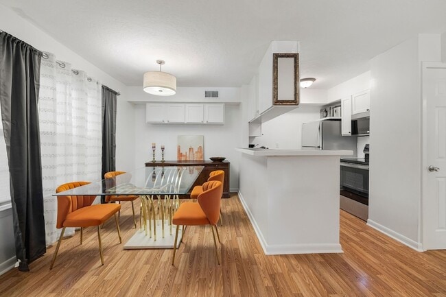 Building Photo - 3224 Timmons Ln Unit 123