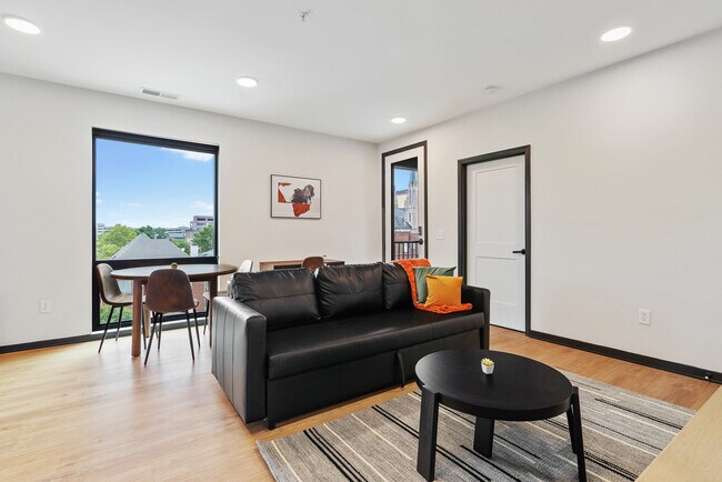 Building Photo - 423 E Michigan St Unit ID1026475P