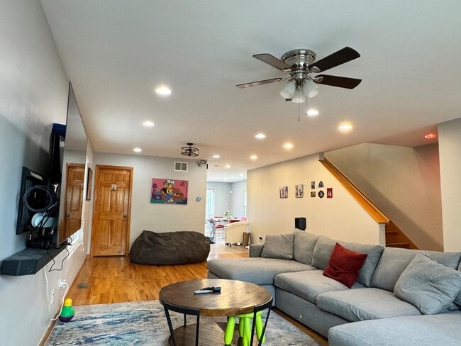 Photo - 1031 N Keeler Ave