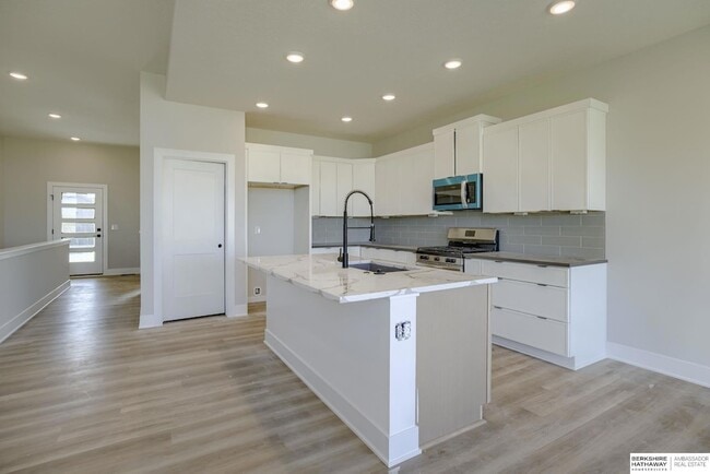 Photo - 21144 Jessie Ave