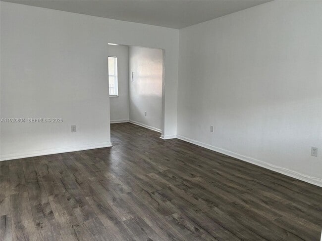 Photo - 2520 NE 181st St