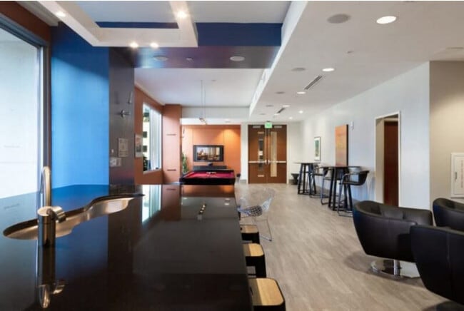 Photo - 4 W Martin Luther King Jr Blvd Unit SI ID1344184P