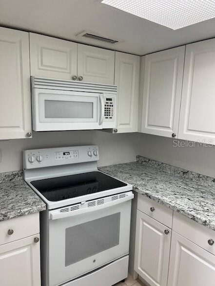Photo - 452 Banyon Tree Cir Unit 200