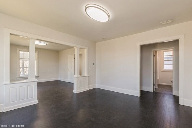 Photo - 329 W Maple Ave