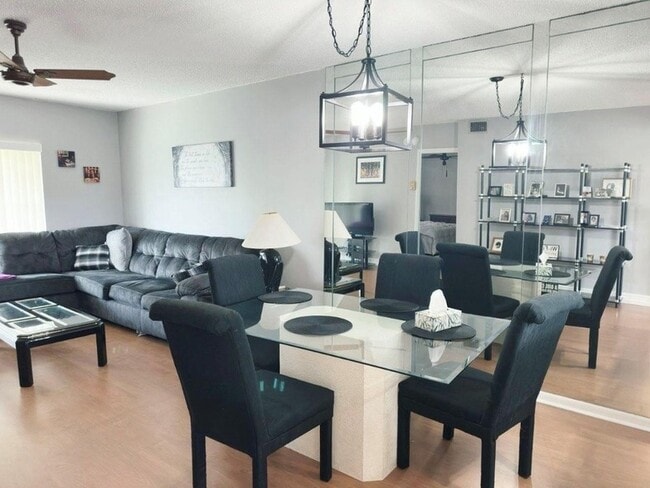 Building Photo - 7505 NW 5th Pl Unit 203