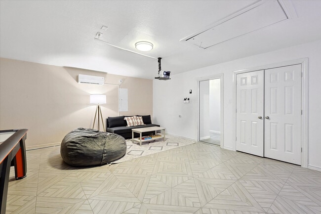 Photo - 111 Creekview Dr W Unit ID1056457P