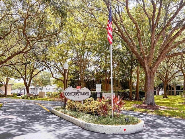 Building Photo - 14 Santiago Ct