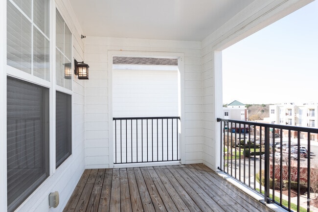 1BR, 1.5BA - 1050SF Unit 21 w/Den - Balcony - Grace Park