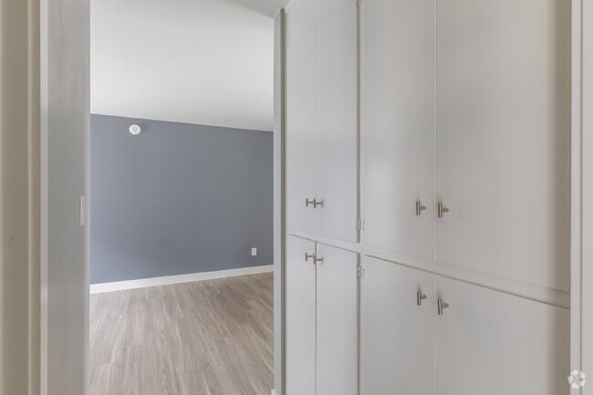 1BR, 1BA - 750SF - Chula Vista Terrace *$600 Off*