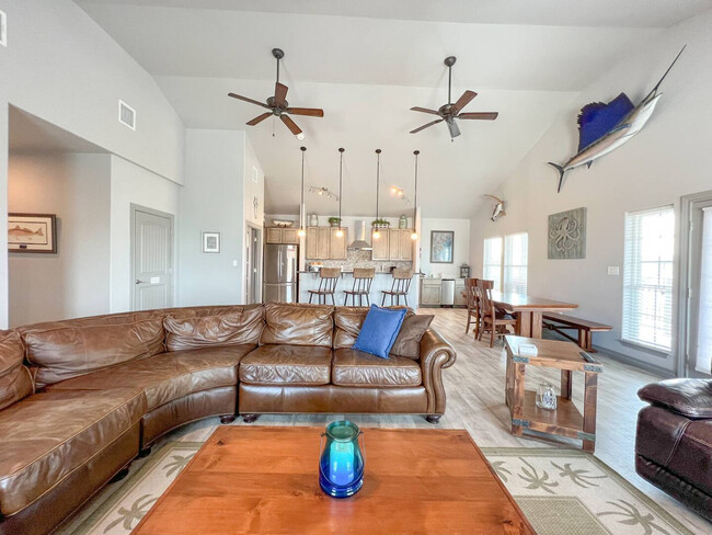 Photo - 4037 Summit Dr Unit ID1268402P