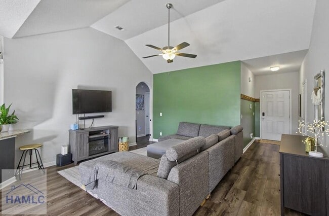 Photo - 158 Courage Wy