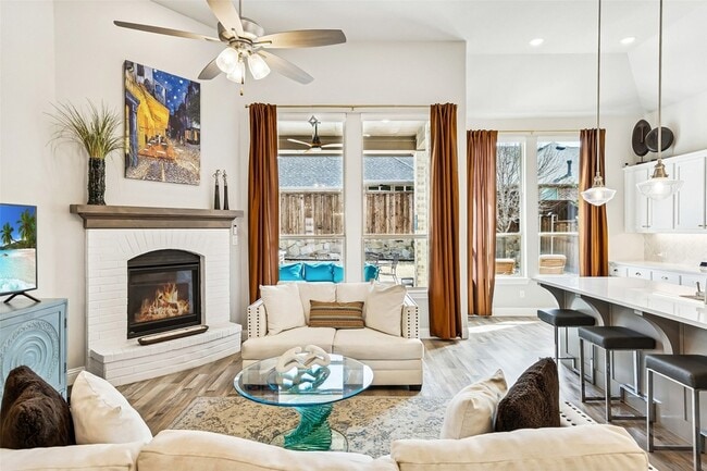 Photo - 950 Gentle Knoll Ln