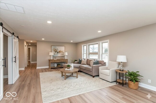 Photo - 707 Daffon Dr