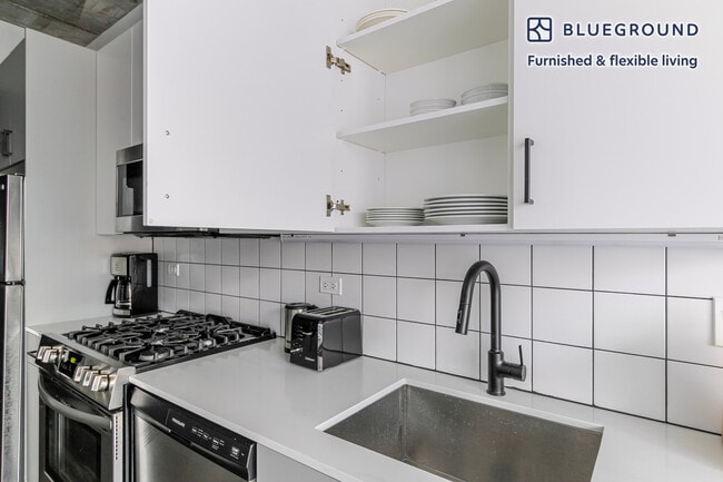 Photo - 61 W Erie St Unit FL2-ID1394