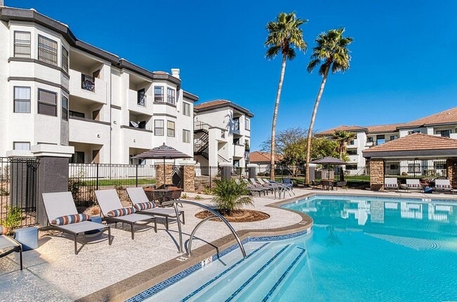 Relax in Style by the Pool - SolVida Central