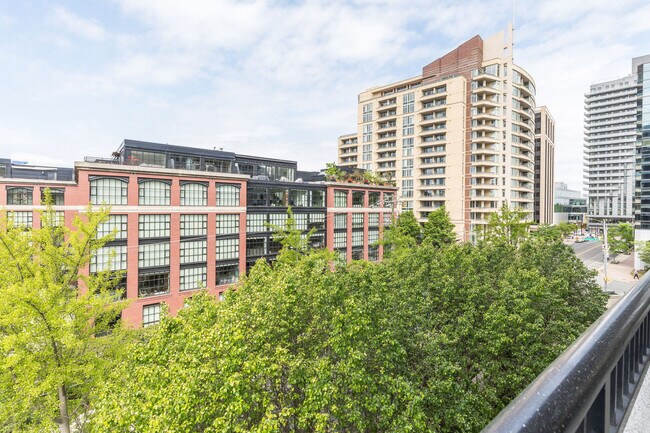 Photo - 1550 Clarendon Blvd Unit ID1024653P