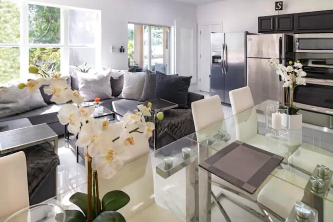 Building Photo - 1916 Perfect Dr Unit ID1291325P