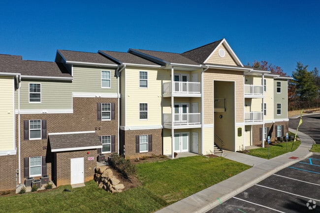 Building Photo - Creekside Crossing Apartments